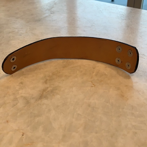 Suede leather cuff - Picture 3 of 3